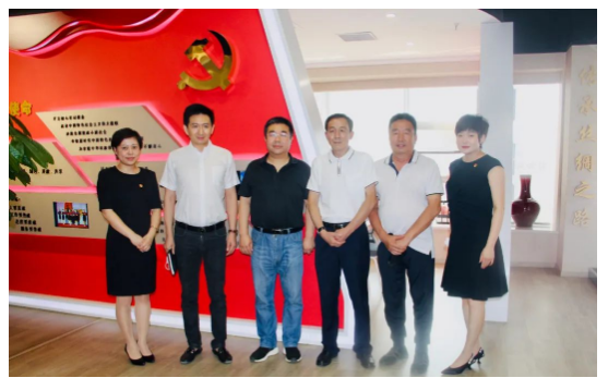 河?xùn)|區(qū)政法委、春華街領(lǐng)導(dǎo)來到永誠世佳開展對(duì)企服務(wù)活動(dòng)